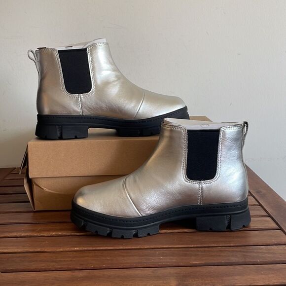 UGG Kids' Ashton Chelsea Leather Boots Silver USA Big Kid 6Y/UK5/EU38(BOX CRUSH) - Picture 4 of 15